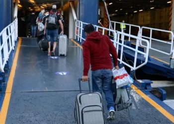 Αυξημένη κίνηση στο λιμάνι του Πειραιά