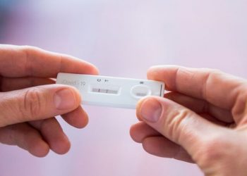 Από σημερα Self test στον ιδιωτικό τομέα με χρέωση στους εργοδότες