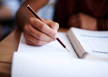 Μαθητική διαμαρτυρία για την Ελάχιστη Βάση Εισαγωγής