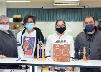 Ηρακλειώτες μαθητές με συσκευη για το σεισμό στον τελικό του Ευρωπαϊκού διαγωνισμού!