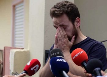 Γλυκά Νερά – σύζυγος 20χρονης: “Όταν με έλυσαν οι αστυνομικοί, κατάλαβα ότι ήταν νεκρή” (VIDEO)