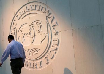 Μισθοί Δημοσίου και συντάξεις ξανά στο… στόχαστρο του ΔΝΤ