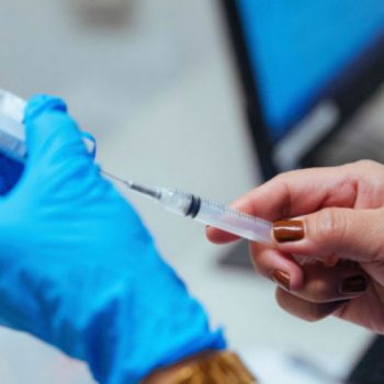 αλλαγή-δεύτερη δόση-εμβολιο