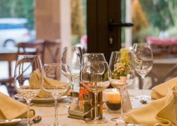 Πως θα λειτουργούν από σήμερα εστίαση, χώροι ψυχαγωγίας και κέντρα διασκέδασης