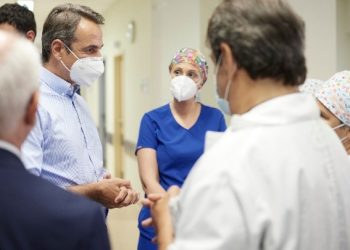 Μητσοτάκης: Ερχόμαστε αντιμέτωποι με μία πανδημία των ανεμβολίαστων – Κίνητρα για γιατρούς και φαρμακοποιούς