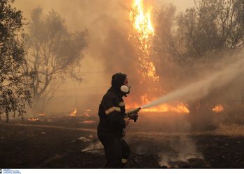 Πύρινη "κόλαση" στην Εύβοια – Εκκενώνονται και οι Κεχριές, χτύπησαν οι καμπάνες