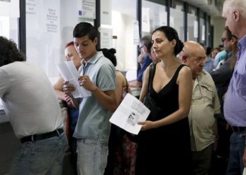 «Καίνε» τους μη μισθωτούς οι επιβαρύνσεις του Αυγούστου και τα ειδοποιητήρια του Σεπτεμβρίου