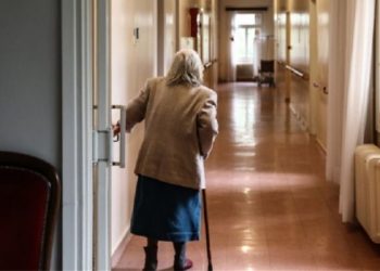 Ιεράπετρα: Νεκρός ηλικιωμένος και κρούσματα κορωνοϊού σε δομή φιλοξενίας