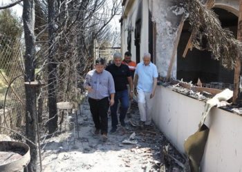 Περιφέρεια Αττικής: Περίπου 77 οι πληγείσες επιχειρήσεις από την μεγάλη πυρκαγιά στη Βαρυμπόμπη