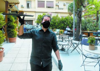 Ανεμβολίαστοι – Αυτοί είναι οι 10 κλάδοι στους οποίους απαιτούνται πλέον δύο test για τους εργαζόμενους