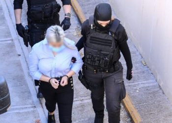 Επίθεση με βιτριόλι: Αμετανόητη η Έφη Κακαράντζουλα: «Εσύ γνωρίζεις γιατί σου έριξα το βιτριόλι»