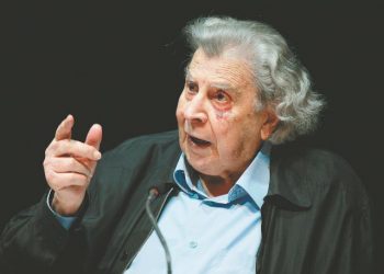 Μίκης Θεοδωράκης: Τα διεθνή ΜΜΕ αποχαιρετούν τον σπουδαίο Έλληνα