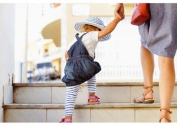 "Nταντάδες της Γειτονιάς": Πρόγραμμα επιδότησης γονέων για τη φύλαξη των παιδιών τους