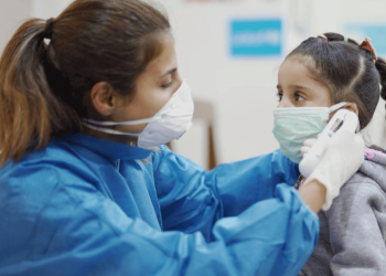 sunepeies-ugeia-paidiwn-korwnoios