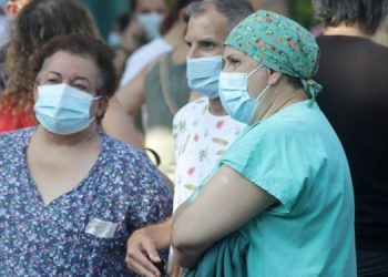 krousmata-korwnoiou-kokkines-perioxes