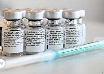 pfizer-farmako-korwnoios