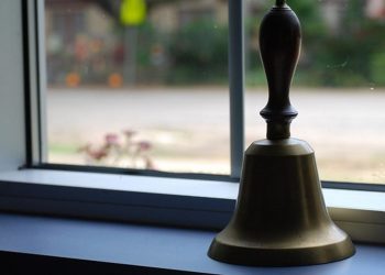 Ανησυχία πριν ανοίξουν τα σχολεία: Αύξηση των κρουσμάτων σε παιδιά και εφήβους – Εκκληση για εμβολιασμό