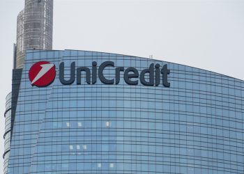 Εκρηκτική ανάπτυξη στην Ελλάδα φέτος βλέπει και η UniCredit