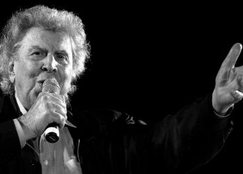 Πέθανε ο σπουδαίος Μίκης Θεοδωράκης