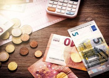 Διπλή αύξηση στους μισθούς του ιδιωτικού τομέα το 2022