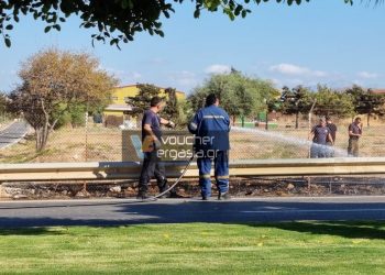 Φωτιά δίπλα στο αεροδρόμιο του Ηρακλείου (photos)