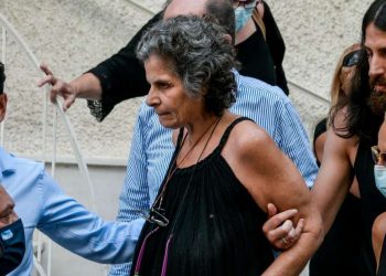 Μίκης Θεοδωράκης: Απούσα από την Μητρόπολη η κόρη του Μαργαρίτα!