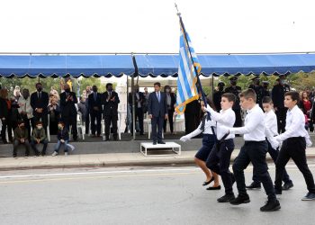 Παρέλαση για την επέτειο της 28ης Οκτωβρίου στο κέντρο του Ηρακλείου με…μέτρα (φωτογραφίες)