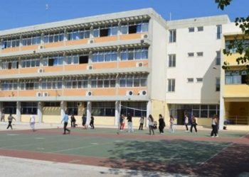 Καταγγελία γονεών για τη συγχώνευση τμημάτων στο Γυμνάσιο Μοιρών εν μέσω πανδημίας