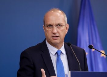 oikonomou-triti-dosi-embolio