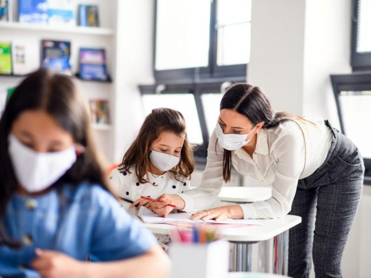 parallili-sthriksi-kataggelia