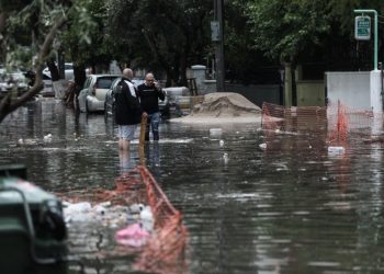 1.424 κλήσεις έχει δεχτεί από χθες το πρωί η Πυροσβεστική- Επιχείρηση εντοπισμού 69χρονου στην Εύβοια