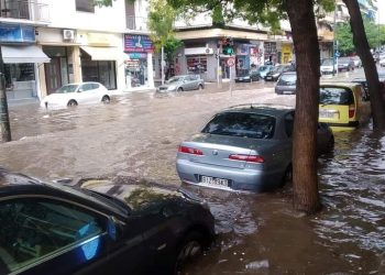 Κακοκαιρία Μπάλλος: Ισχυρές κατά τόπους βροχές, καταιγίδες και χαλαζοπτώσεις και αύριο σε αρκετές περιοχές