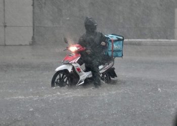 Η Wolt αναστέλλει τη δραστηριότητά της σε περιοχές που εντοπίζονται έντονα καιρικά φαινόμενα