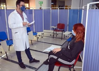 Ξεκίνησαν οι εμβολιασμοί μέσα στο ΠΑΜΑΚ για τους φοιτητές