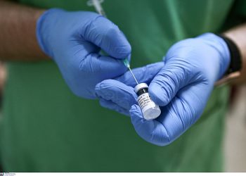 Τρίτη δόση εμβολίου: Αύριο ανοίγει η πλατφόρμα για τους άνω των 18 – Η διαδικασία