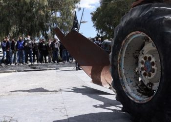 Έφυγαν για την Αθήνα οι αγρότες της Κρήτης