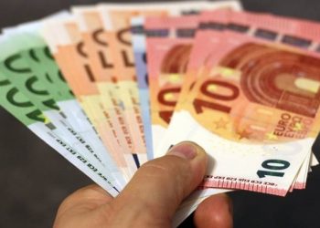 Ζητούν από τους συνταξιούχους να επιστρέψουν 431.100.000 ευρώ