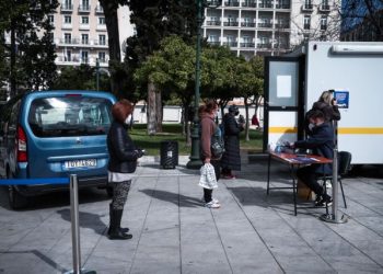 Θωμαΐδης – Η δυναμική της πανδημίας σε ορισμένες περιοχές είναι μη αναστρέψιμη