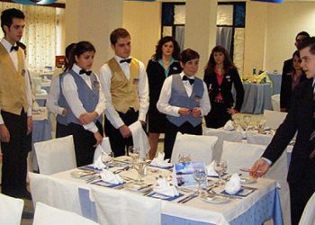 «Αοριστίες και γενικότητες από τον Υπουργό Τουρισμού για τις ΑΣΤΕ»