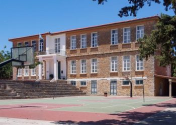 Στη Βουλή η ανάγκη στήριξης του Δημοτικού Σχολείου Θραψανού
