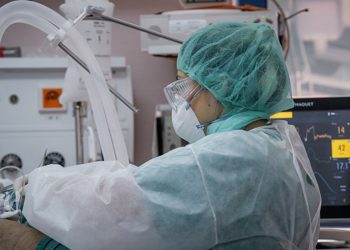 Μονοκλωνικά αντισώματα: Πότε ξεκινά η χορήγησή τους στην Ελλάδα – Ποιοι θα λαμβάνουν το φάρμακο