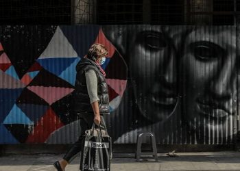 Κορωνοϊός: Στο τραπέζι νέα μέτρα – Στη μάχη και οι ιδιωτικές κλινικές