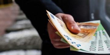 Πρεμιέρα για τη σύμπραξη πιστοποιημένων νομικών και λογιστών για την απονομή συντάξεων