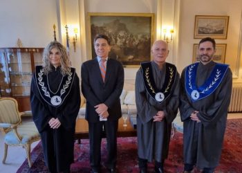 Κεν Λόουτς – «Τα Γλυπτά του Παρθενώνα είναι κλεμμένα και πρέπει να επιστρέψουν στην Ελλάδα»