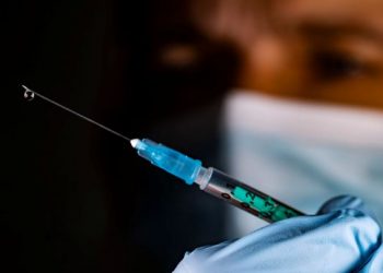 Τρίτη δόση εμβολίου – Άνοιξε η πλατφόρμα για τους άνω των 18