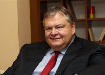 Βενιζέλος: Υποχρεωτικός εμβολιασμός σε εστίαση, δικαστές, εκπαιδευτικούς και αστυνομικούς – Tα πρόστιμα να είναι αναλογικά