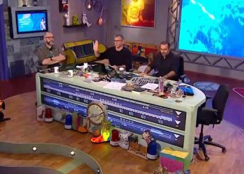 Στα μαύρα ντυμένοι οι "Ράδιο Αρβύλα" (VIDEO)