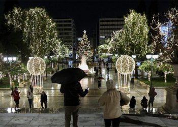 Νέα μέτρα: Χριστούγεννα xωρίς lockdown αλλά με επίσπευση τρίτης δόσης