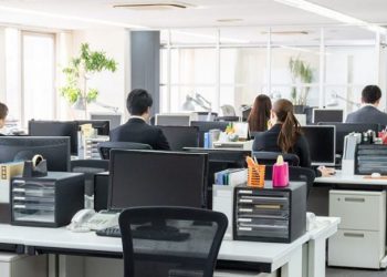 Κατώτατος μισθός: Τι θα γίνει με τις τριετίες των εργαζομένων;