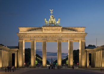 Η Γερμανία επιβάλλει lockdown σε ανεμβολίαστους και καθιερώνει υποχρεωτικό εμβολιασμό από τον Φεβρουάριο